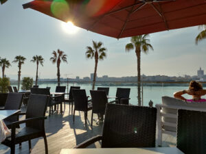 Atlantis Lounge Bar