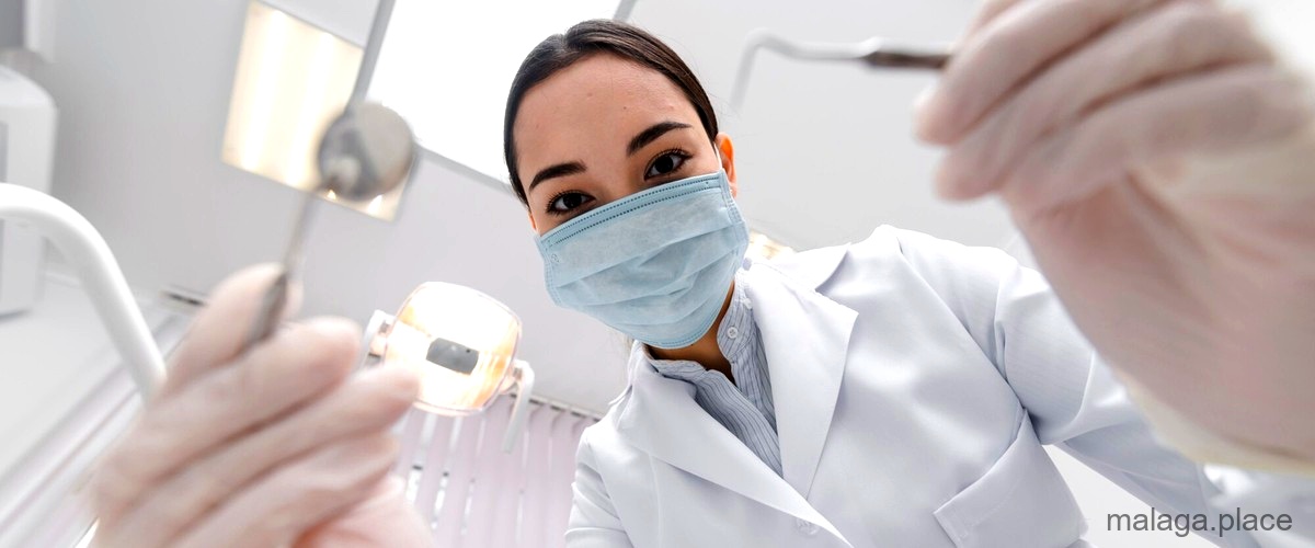 ¿Cuál es el procedimiento de los implantes dentales?
