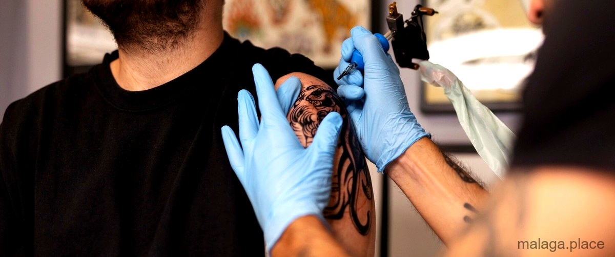 ¿Quiénes son algunos de los tatuadores más reconocidos en Málaga?