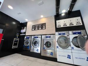 Iwash Laundry Lavandería autoservicio en Málaga