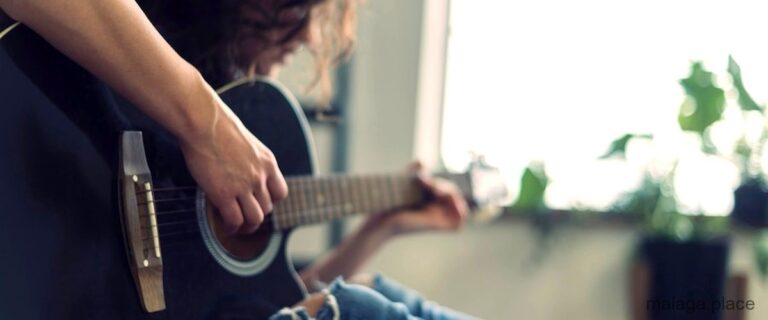 Las 3 mejores clases de guitarra en Málaga